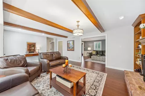 Living - 604 Log Hill Ct, Ballwin, MO 63011 photo 1 of 2