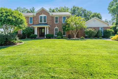 604 Log Hill Ct, Ballwin, MO 63011