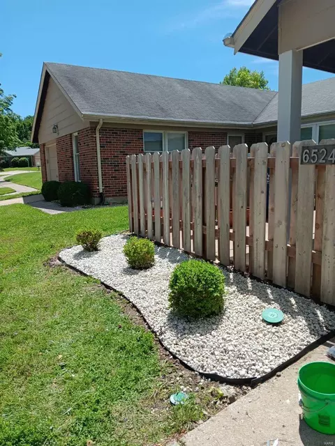 6524 Dolphin Cir, Florissant, MO 63033