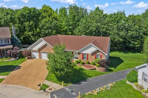 95 Huntsdale Ridge Ct, Wentzville, MO 63385