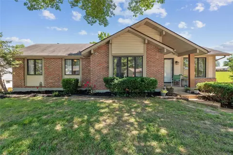 222 Birchleaf Dr, Saint Peters, MO 63376