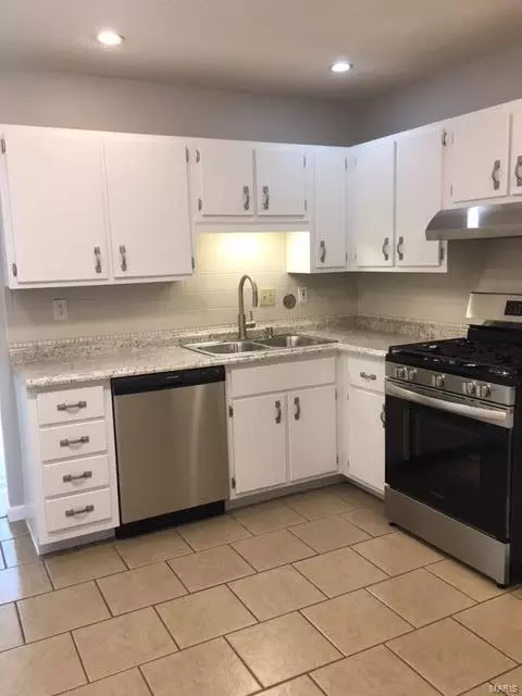 Kitchen - 1011 Pocono Trl, Ballwin, MO 63021 photo 1 of 4