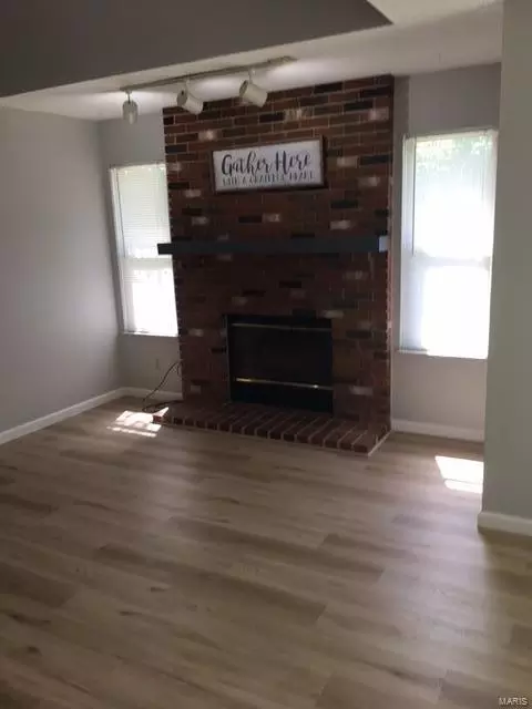 Living - 1011 Pocono Trl, Ballwin, MO 63021 photo 1 of 2