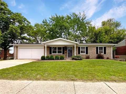 3338 Greiner Dr, Saint Charles, MO 63301