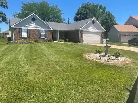 987 Keeneland Rd, Florissant, MO 63034