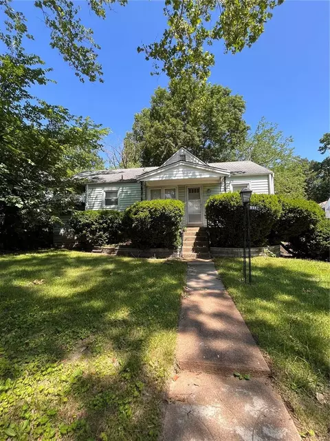 5337 Olene Dr, Saint Louis, MO 63121