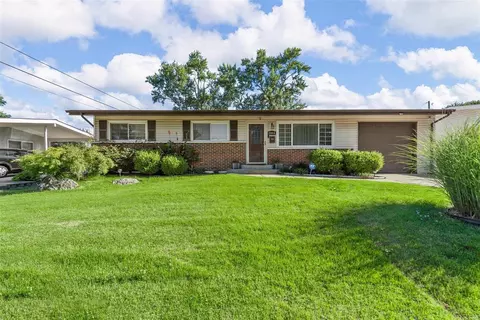 2365 Oriole Dr, Florissant, MO 63033