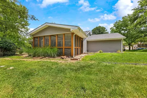 Exterior - 823 Garonne Dr, Manchester, MO 63021 photo 7 of 8