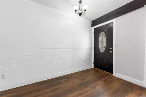 Entry Way - 823 Garonne Dr, Manchester, MO 63021 photo 1 of 3