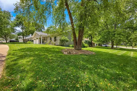 Exterior - 823 Garonne Dr, Manchester, MO 63021 photo 2 of 8