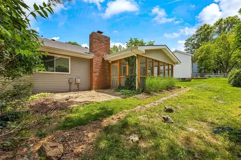 Exterior - 823 Garonne Dr, Manchester, MO 63021 photo 6 of 8