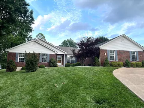 5436 Edelweis Ln, Saint Louis, MO 63129