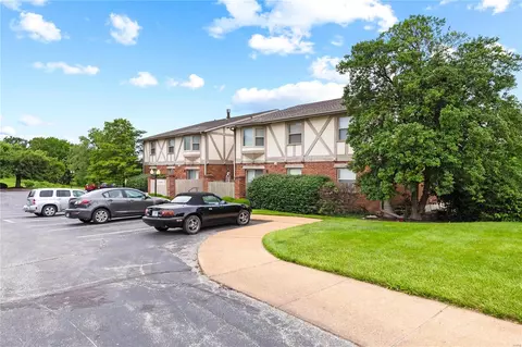1380 Willow Brook Cove Ct #5, Saint Louis, MO 63146