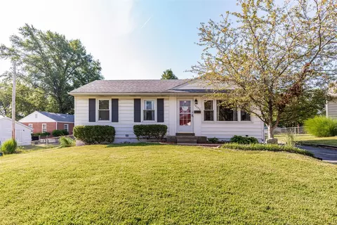 10626 Saint Edmund Ct, Saint Ann, MO 63074