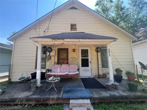 902 Baker St, Hannibal, MO 63401 photo 1