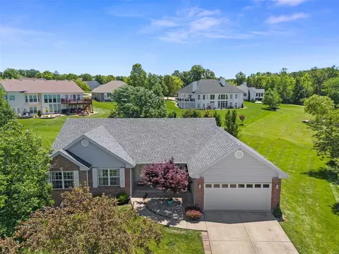 2220 Blue Lake Dr, Wentzville, MO 63385