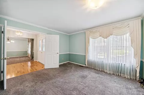481 Melanie Meadows Ln, Ballwin, MO 63021 photo 2