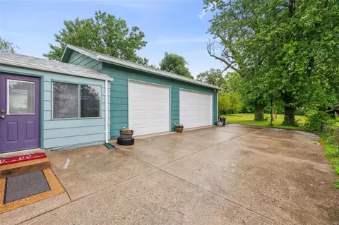 438 N Dade Ave, Ferguson, MO 63135 photo 2