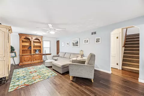 438 N Dade Ave, Ferguson, MO 63135 photo 4