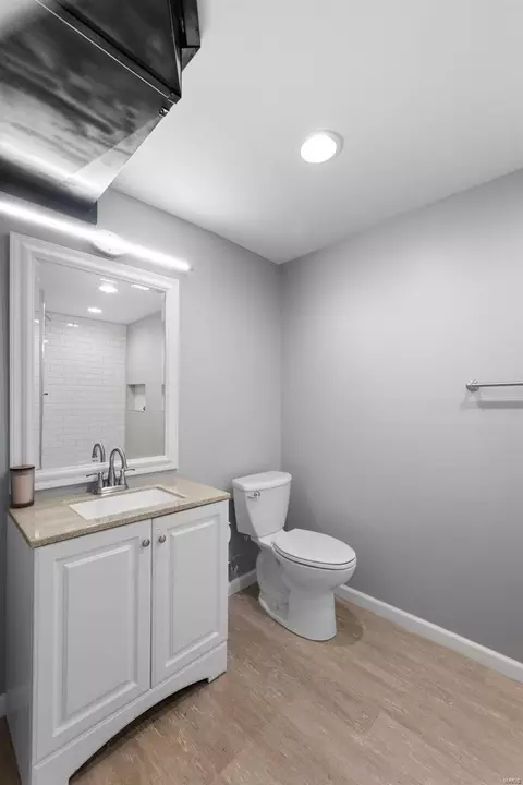 Bath - 2647 Brook Meadow Ln, O'fallon, MO 63368 photo 4 of 5