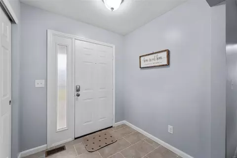 Entry Way - 2647 Brook Meadow Ln, O'fallon, MO 63368 photo 4 of 4
