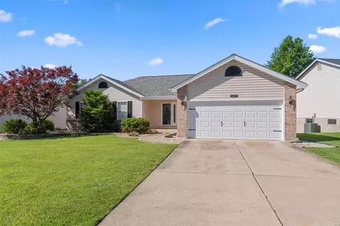Exterior - 2647 Brook Meadow Ln, O'fallon, MO 63368 photo 2 of 11
