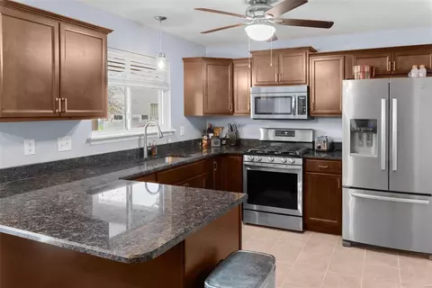 Kitchen - 2647 Brook Meadow Ln, O'fallon, MO 63368 photo 4 of 4