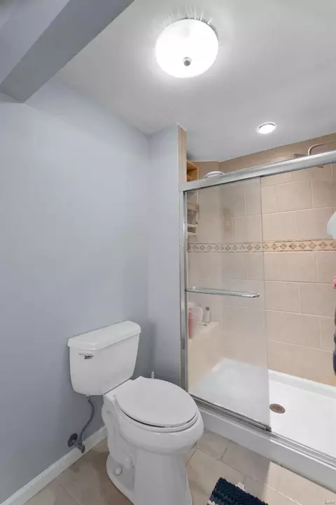 Bath - 2647 Brook Meadow Ln, O'fallon, MO 63368 photo 3 of 5