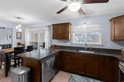 Kitchen - 2647 Brook Meadow Ln, O'fallon, MO 63368 photo 2 of 4