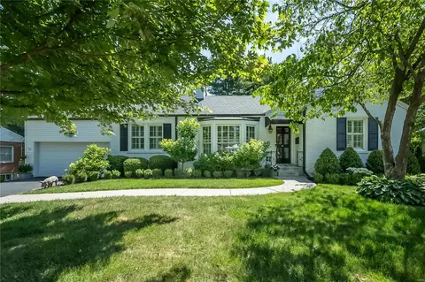 16 Ridgeline, Warson Woods, MO 63122