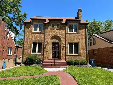 7823 Stanford Ave, Saint Louis, MO 63130