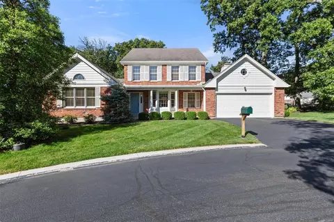 31 Webster Oaks Dr, Webster Groves, MO 63119