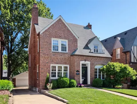 7449 Gannon Ave, Saint Louis, MO 63130