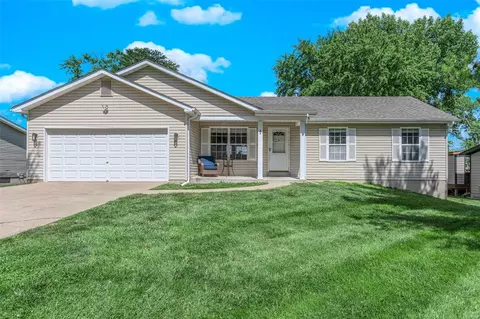 22 S Lang Dr, O'fallon, MO 63366