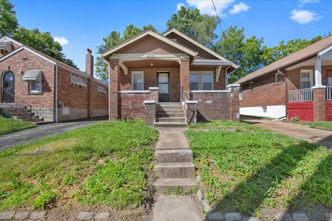 7904 Page Ave, Saint Louis, MO 63133