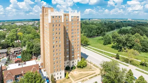 625 S Skinker Blvd #902, Saint Louis, MO 63105