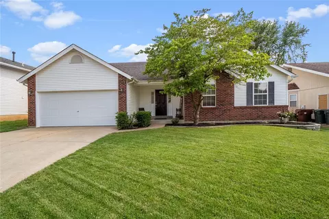 208 El Pescado Dr, Saint Peters, MO 63376