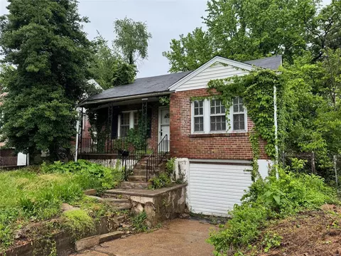 2617 Avie Dr, Saint Louis, MO 63136