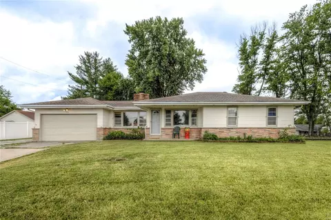 7745 Mexico Rd, Saint Peters, MO 63376
