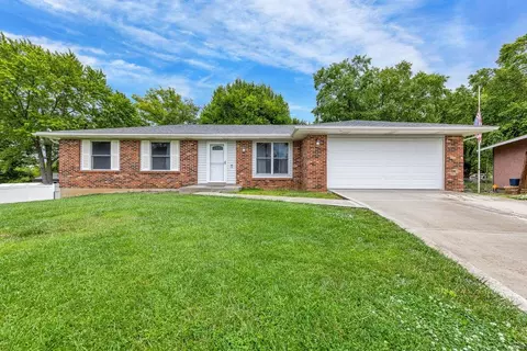14 Appletree Ct, Saint Peters, MO 63376