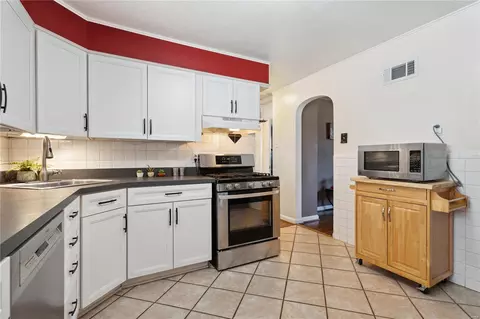 9310 Autry Dr, Saint Louis, MO 63123 photo 6