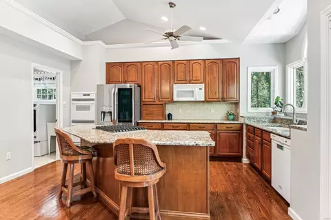 Kitchen - 16501 Highland Summit Dr, Wildwood, MO 63011 photo 2 of 3