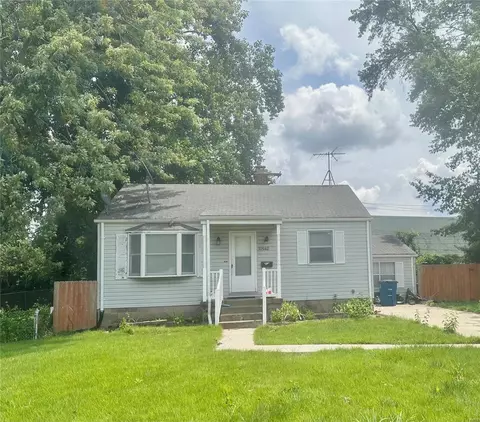 10542 Mortimer Ln, Saint Louis, MO 63134
