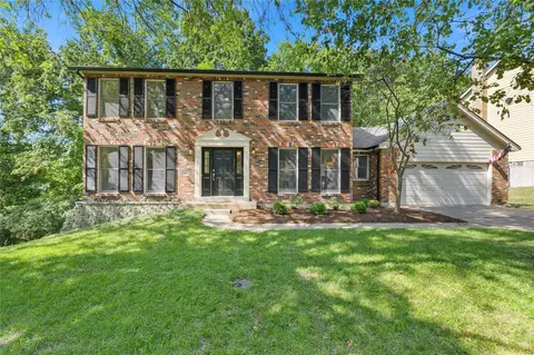 574 Mcbride Pointe Dr, Wildwood, MO 63011