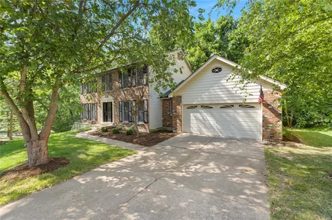 Exterior - 574 Mcbride Pointe Dr, Wildwood, MO 63011 photo 4 of 8