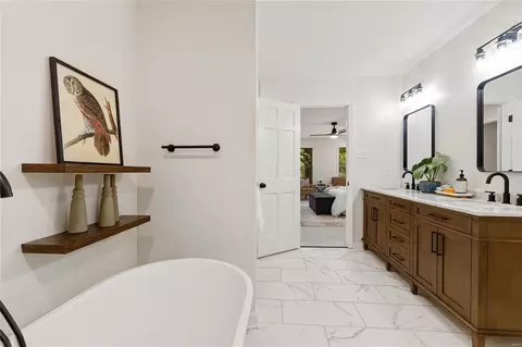 Bath - 574 Mcbride Pointe Dr, Wildwood, MO 63011 photo 5 of 6