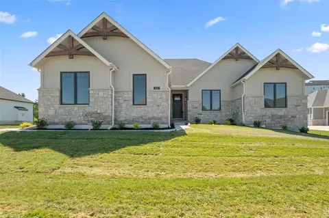 213 Westleigh Ct, Wentzville, MO 63385