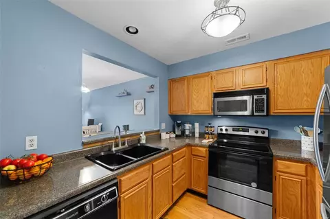Kitchen - 834 Woodside Trails Dr, Ballwin, MO 63021 photo 2 of 3