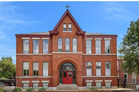 2216 Sidney St #9, Saint Louis, MO 63104