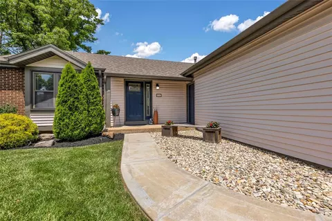 1323 Culpepper Ridge Dr, Ballwin, MO 63021 photo 2